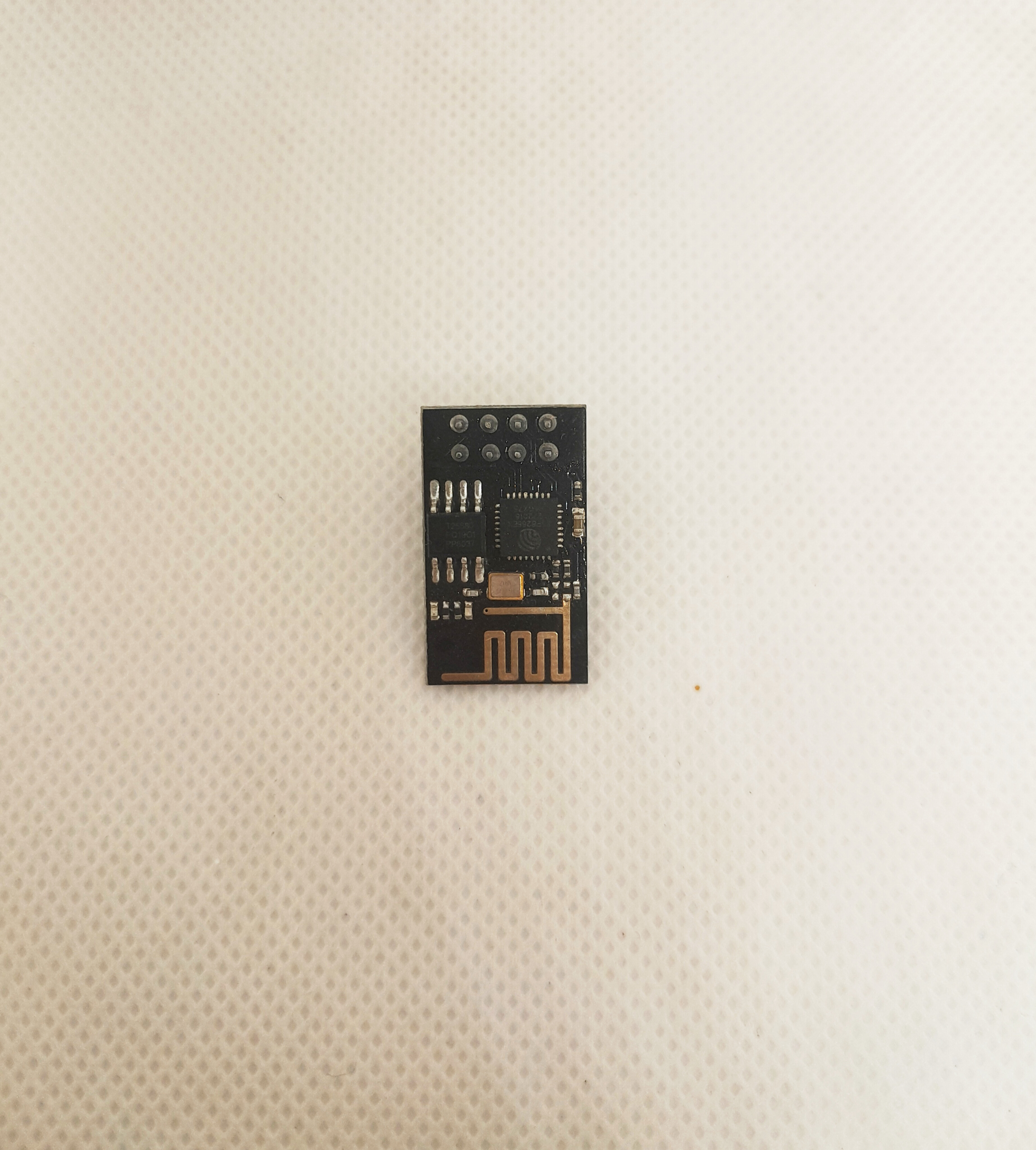ماژول ESP-01 دارای هسته وای‌فای ESP8266