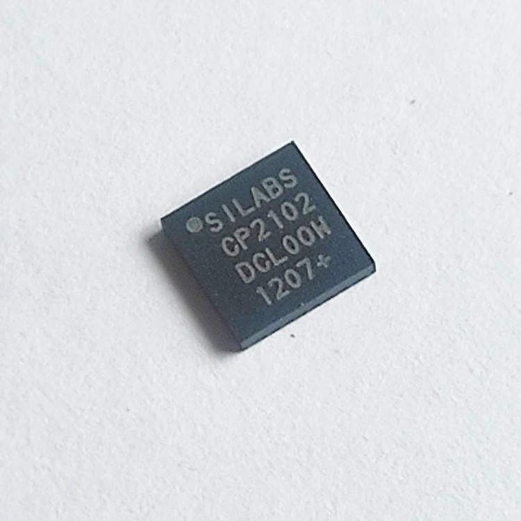 آیسی مبدل USB به UART مدل CP2102 برند Silicon Labs