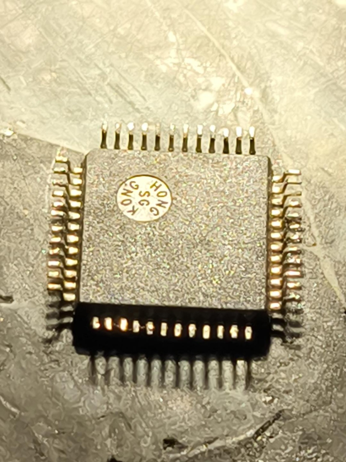 مبدل آنالوگ به دیجیتال 14 بیتی 40/65MSPS مدل AD9244 HONG KONG