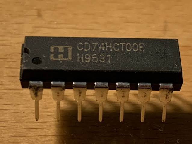 آی‌سی منطقی چهارگانه NAND دوورودی CD74HCT00E